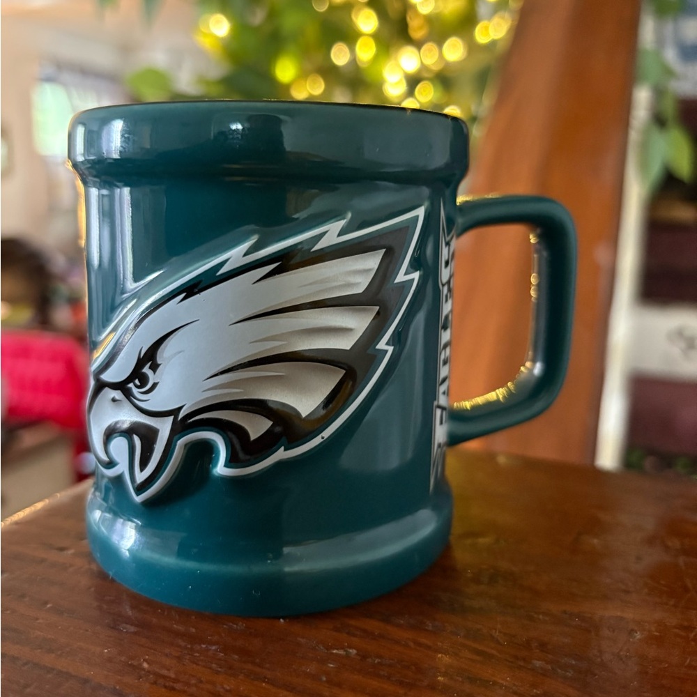 NWT NFL PHILADELPHIA EAGLES LOGO NFL MUG 10 OZ